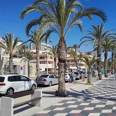 Muy Cerca De La Playa *